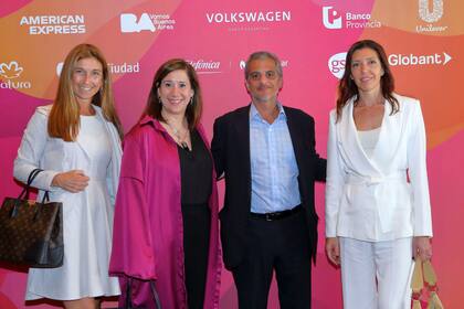 Gabriela Goldszer, directora de Ocampo Propiedades, ceclia Giordano (Mercer), Nestor García ( KPMG) y Mariana Schoua (Orazul Energy)