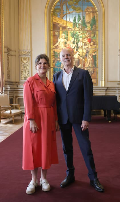 Gabriela Ricardes, ministra de Cultura, y Jorge Telerman, director del Teatro Colón, en la presentación de la temporada 2024
