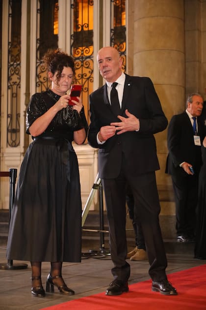 Gabriela Ricardes, nueva ministra de Cultura de la Ciudad de Buenos Aires, y el director general del Teatro Colón, Jorge Telerman