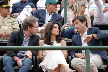 Gabriela Sabatini, en una final de Palermo, junto con Eduardo Novillo Astrada (h.) (derecha), por entonces presidente de la AAP