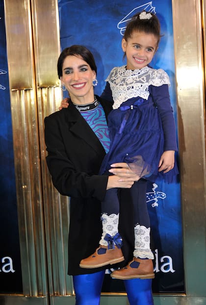 Gabriela Sari disfrutó del espectáculo con su hija Donna