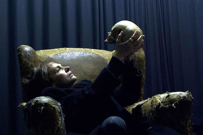 Gabriela Toscano cuando hizo Hamlet, el gran clásico de Shakespeare, en 2010