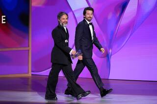 La histórica presentación en español de Gael García Bernal y Diego Luna en los Emmy 2024