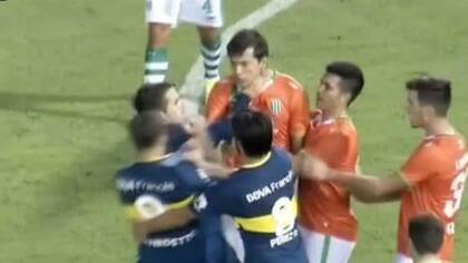 Gago toma del cuello a Civelli