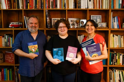 Gal junto a Paola Jelonche y Diego Garca Daz, los fundadores de Visibilia