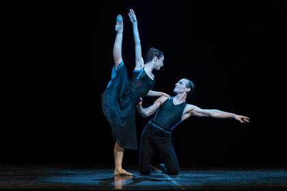 Ivana Santaella y Benjamín Parada, en nombre del Ballet Contemporáneo del Teatro San Martín, pusieron una nota de excelencia y elegancia con el segundo movimiento del Concierto N1 para piano y orquesta de Chopin, con coreografía de Mauricio Wainrot