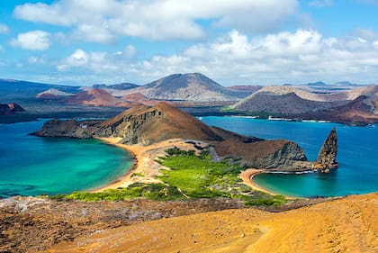 Galápagos cierra temporalmente sus zonas protegidas al turismo por posible impacto de tsunami