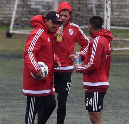 Gallardo debió mover el tablero por las bajas