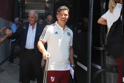 Gallardo delante, D´Onofrio detrás. River se prepara en Lima