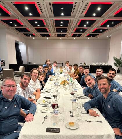 Gallardo y De Cecco cenaron junto con el plantel argentino de la Copa Davis, en un hotel del centro porteño