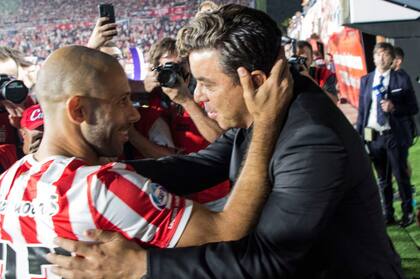 Gallardo y Mascherano, ex compañeros en River que ahora se reencontraron