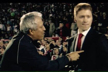 Gallego increpa a Ignacio Bezruk, periodista de Fútbol para Todos