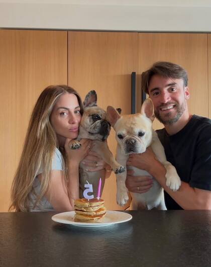 Galo e India son sus "hijos perrunos"