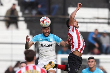 Galván gana en lo alto; el partido en la cancha de All Boys se jugó más por arriba que por abajo