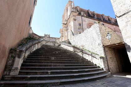 La escalera barroca de la ciudad de Jesuitas, el sitio de una escena icónica de Game of Thrones, cuando la reina Cersei se ve obligada a caminar desnuda públicamente por las escaleras después de confesar adulterio