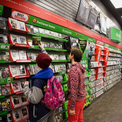 GameStop enfrenta problemas ante la competencia de tiendas online (X @gamestop)