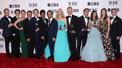 Ganadores. El elenco de Dear Evan Hansen, en la ceremonia de entrega de los premios Tony