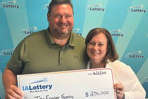 Ganó US$250 mil con una raspadita en una estación de servicio en Iowa