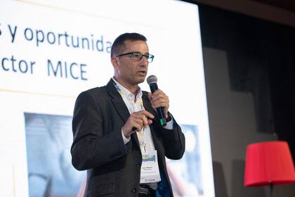 García Avilés: "Los periodistas con los que charlé, sin que importe su país de origen ni el tipo de medio donde trabajan, comparten dos características: optimismo a prueba de bombas y humildad profunda."