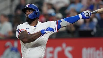 García firmó en 2024 un contrato de dos años con los Rangers por US$14 millones, con variables que pueden elevarlo a US$20,25 millones