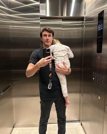 García Moritán junto a su hija Anita, fruto de su matrimonio con Pampita (Foto: Instagram @robergmoritan)