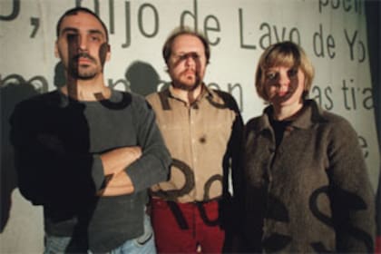 García Wehbi, Veronese y Alvarado, directores de El Periférico de Objetos, en una foto de 2019