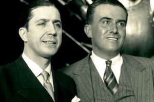 Gardel en el Country Club de Bogotá con Álvaro Reyes, representante de Paramount Pictures en Colombia (Foto cortesía Familia de Helena Barreto).