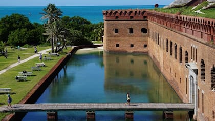 Garden Key es el hogar de Fort Jefferson, una estructura hexagonal con muros de 121 metros de largo