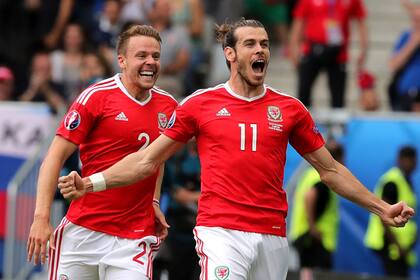 Gareth Bale lideró a Gales en su victoria