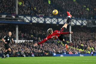 La espectacular chilena de Garnacho que ganó el premio al mejor gol del año
