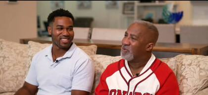 Garreth junto a su padre Stephen Bell