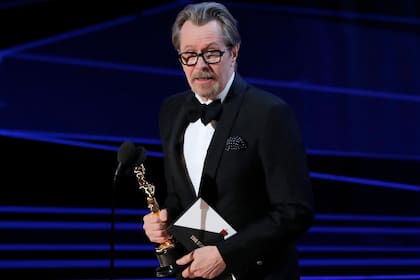 Cox no le perdonó a Gary Oldman que haya ganado un Oscar por su interpretación de William Churchill