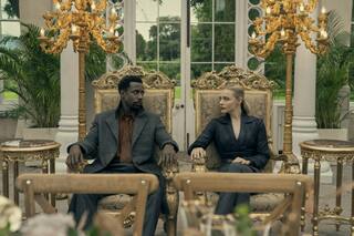 La periferia, la nueva apuesta de ciencia ficción de Amazon, tiene buenas ideas y mejores secuencias de acción