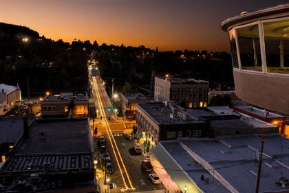 Gary Fisher, director ejecutivo de Multifamily NW, señaló que los propietarios enfrentan una escalada de gastos que incluyen impuestos a la propiedad, facturas de electricidad, gas, alcantarillado, agua y primas de seguros (Imagen de thatoregonlife)