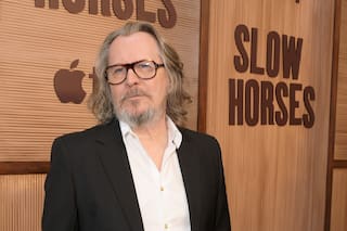 Del padrino de Harry Potter a un espía que se tira pedos, qué tenés que saber sobre Slow Horses