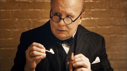 Gary Oldman es Churchill en Las horas más oscuras