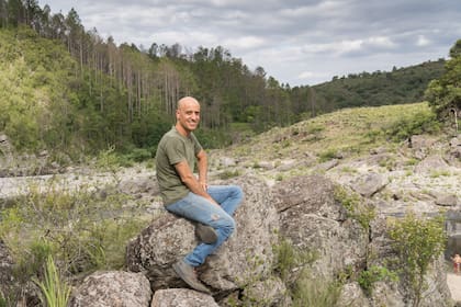 Gastón Alcaraz, uno de los primeros once adultos que llegaron en 2010 a fundar Umepay en el valle de Yacanto. Cuando vieron el río, dijeron "es acá". “Hoy somos una comunidad en la diversidad”, reconoce.