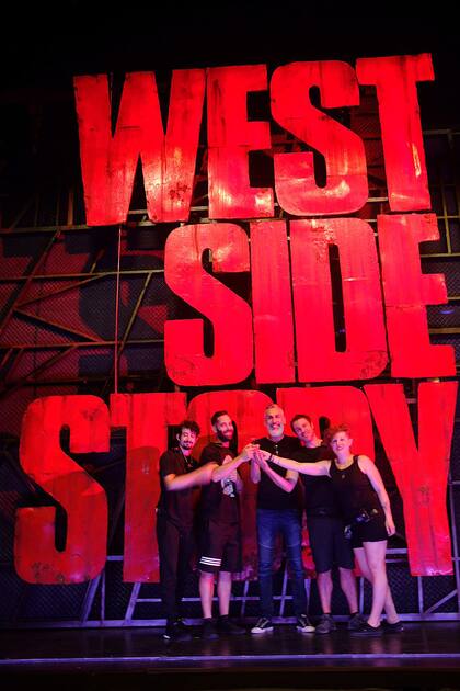 Gastón Briski en el montaje español de West Side Story