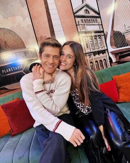 Gastón Dalmau y Guadalupe Antón se reencontraron a 18 años del estreno de Casi Ángeles; en la ficción interpretaron a los hermanos Rama y Alelí (Foto: Instagram @habiaquedecirloeltrece)