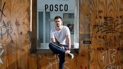 Gastón Greco en su local, su primera obra como arquitecto