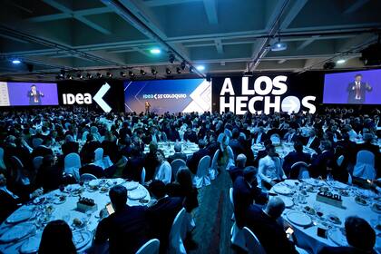 Gastón Remy habla en el Coloquio de IDEA