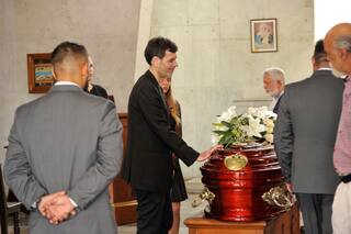 El último adiós a Pinky: sus restos descansarán junto a los de su hijo Leandro