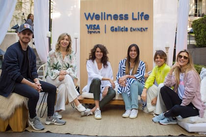 Gastón Soffritti, Manuela Araujo, gerente de Galicia Éminent, Florencia Raggi, Silvana Antoniazzi, directora de Marketing para Visa Cono Sur, María Freytes y Pía Slapka en el Wellness Day