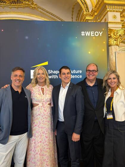 Gastón Taratuta, ganador de EY World Entrepreneuer of the Year 2022, junto a Hanne Jesca Bax, Murad Al-Katiby, Stefan Vilsmeier y Stasia Mitchell, EY Global Entrepreneurship Leader