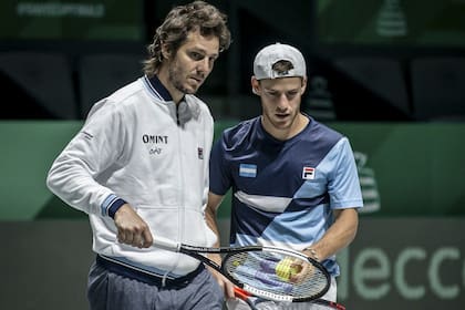 Gastón Gaudio y Diego Schwartzman; frente a Belarús, el Gato ocuparía el cargo de capitán por última vez.