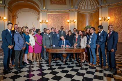 Gavin Newsom firmó una serie de nuevas leyes en California que tendrán vigencia desde enero de 2025
