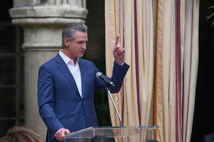 Gavin Newsom, gobernador de California (AP foto/Damian Dovarganes)