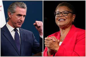 Karen Bass lidera las encuestas en un escenario incierto para las primarias del 2 de junio