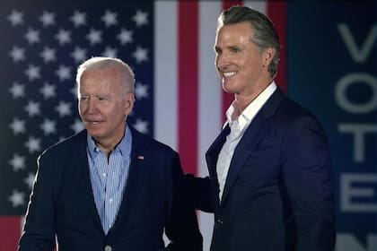 Gavin Newsom respaldó primero a Joe Biden y, tras su retiro, apoyó a Kamala Harris como candidata demócrata