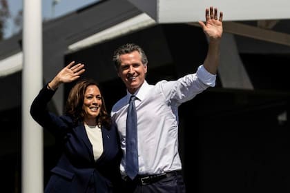 Gavin Newsom supera a Kamala Harris en una nueva encuesta sobre las primarias demócratas presidenciales de 2028